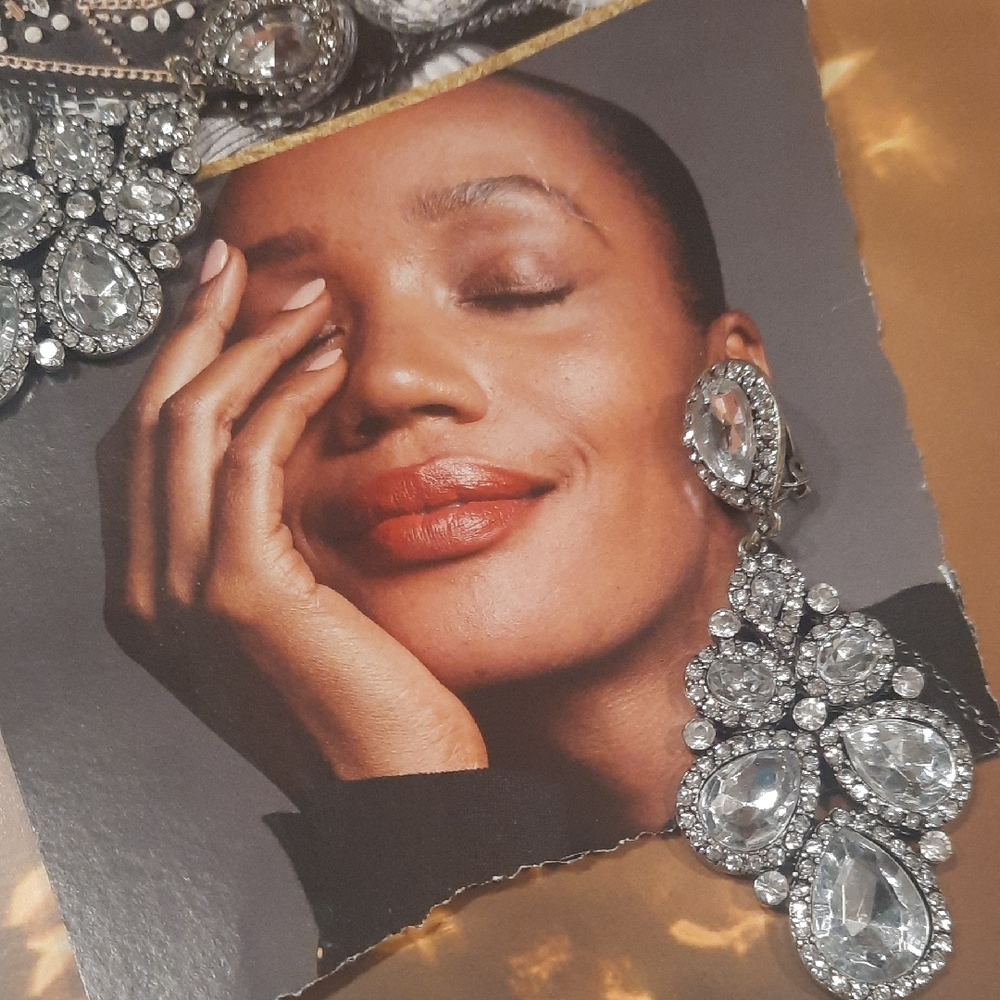Elegant Silver Crystal Drop Earrings